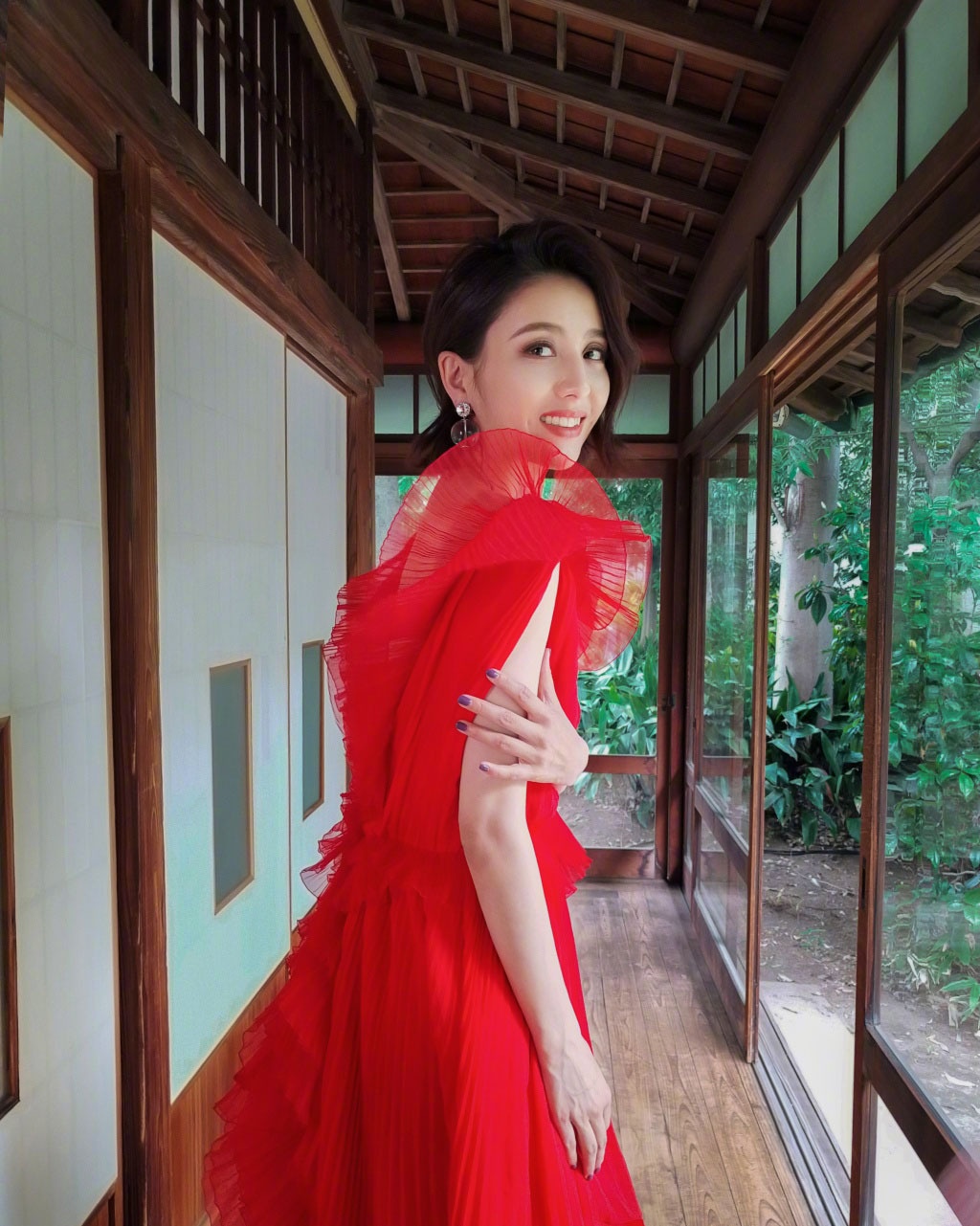 Dong Le A duoc khen xinh dep anh 6