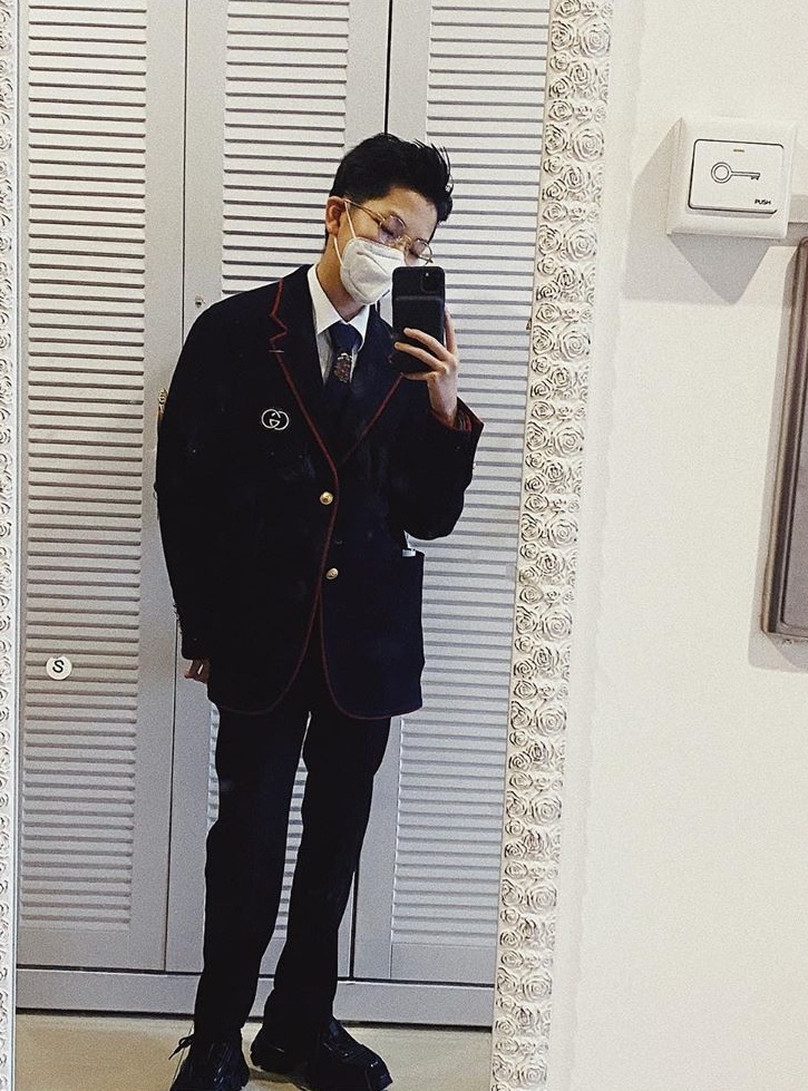 Gioi tre dien do sanh dieu cung khau trang anh 9