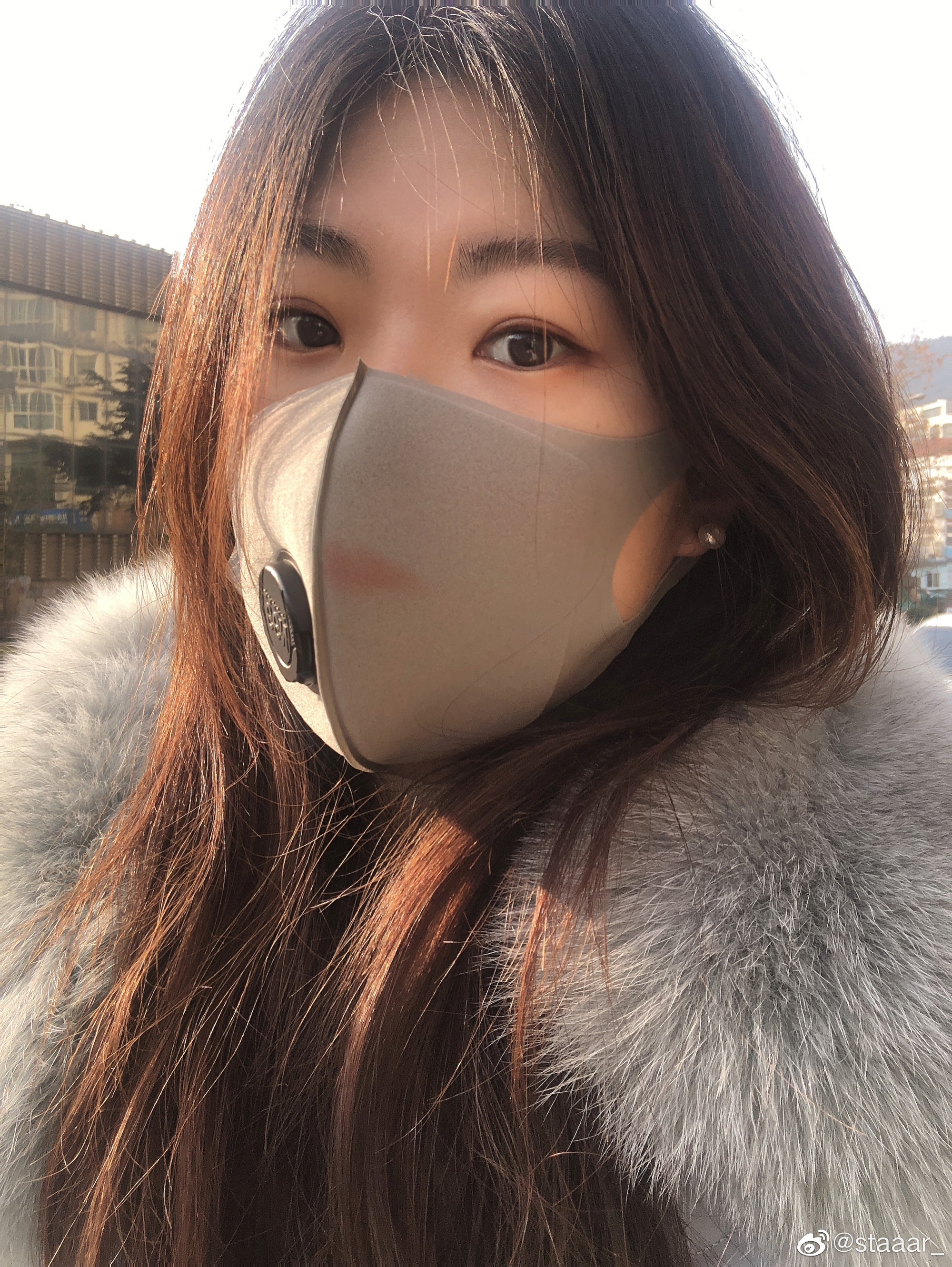 Gioi tre dien do sanh dieu cung khau trang anh 2