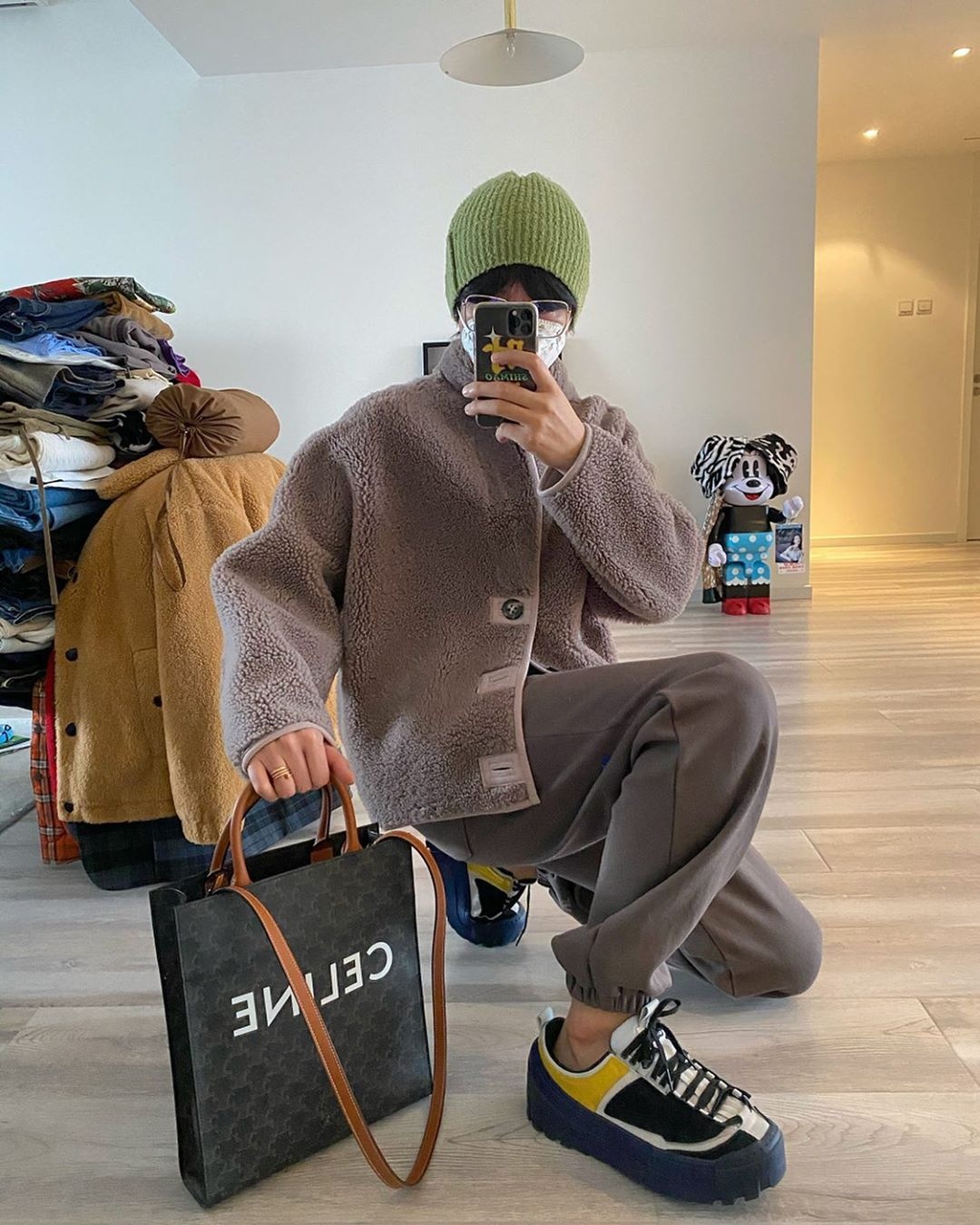 Gioi tre dien do sanh dieu cung khau trang anh 6