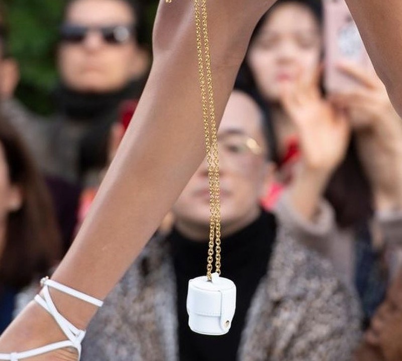 Cac thuong hieu lang xe tui xach airpods anh 1