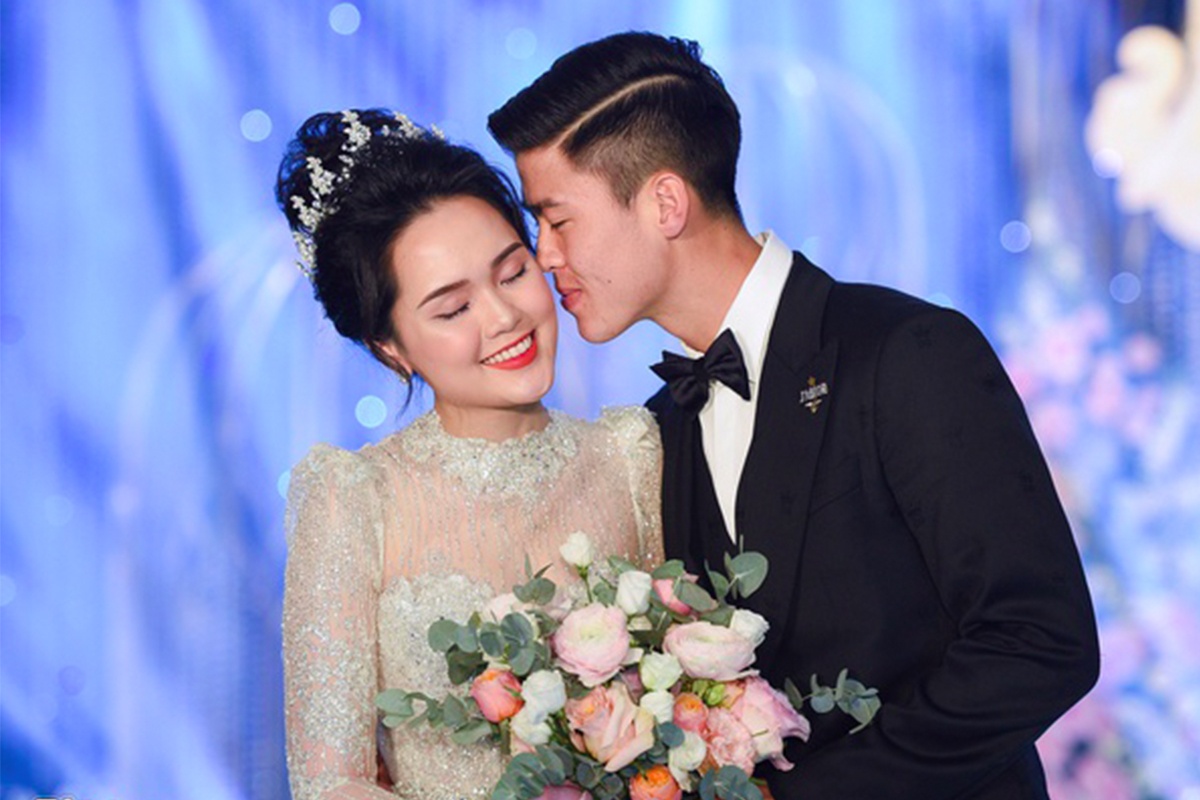 Quynh Anh deo vong co 285 vien kim cuong, dien vay cuoi nhu cong chua hinh anh