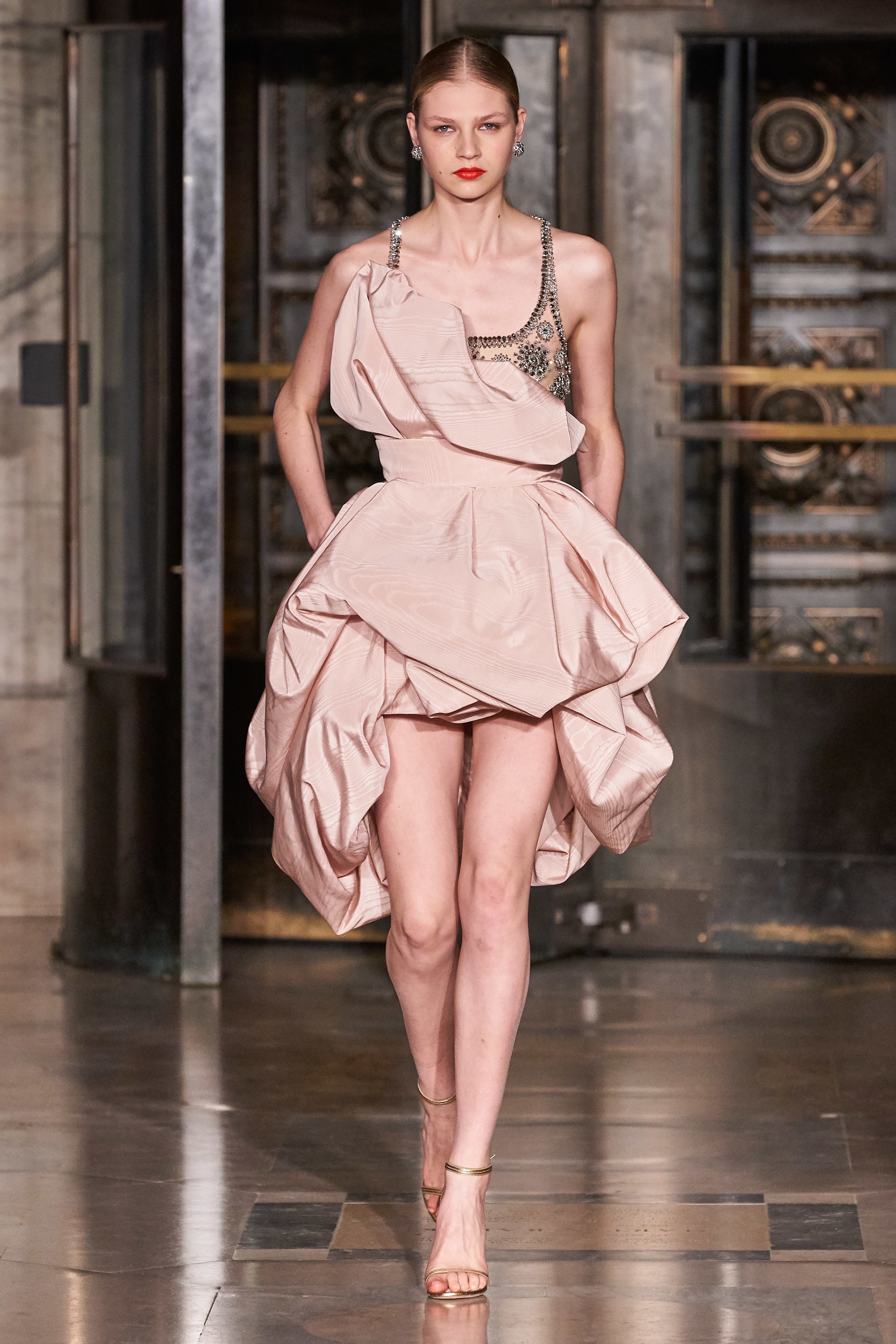 Nhung thiet ke an tuong tai Fashion Week anh 9