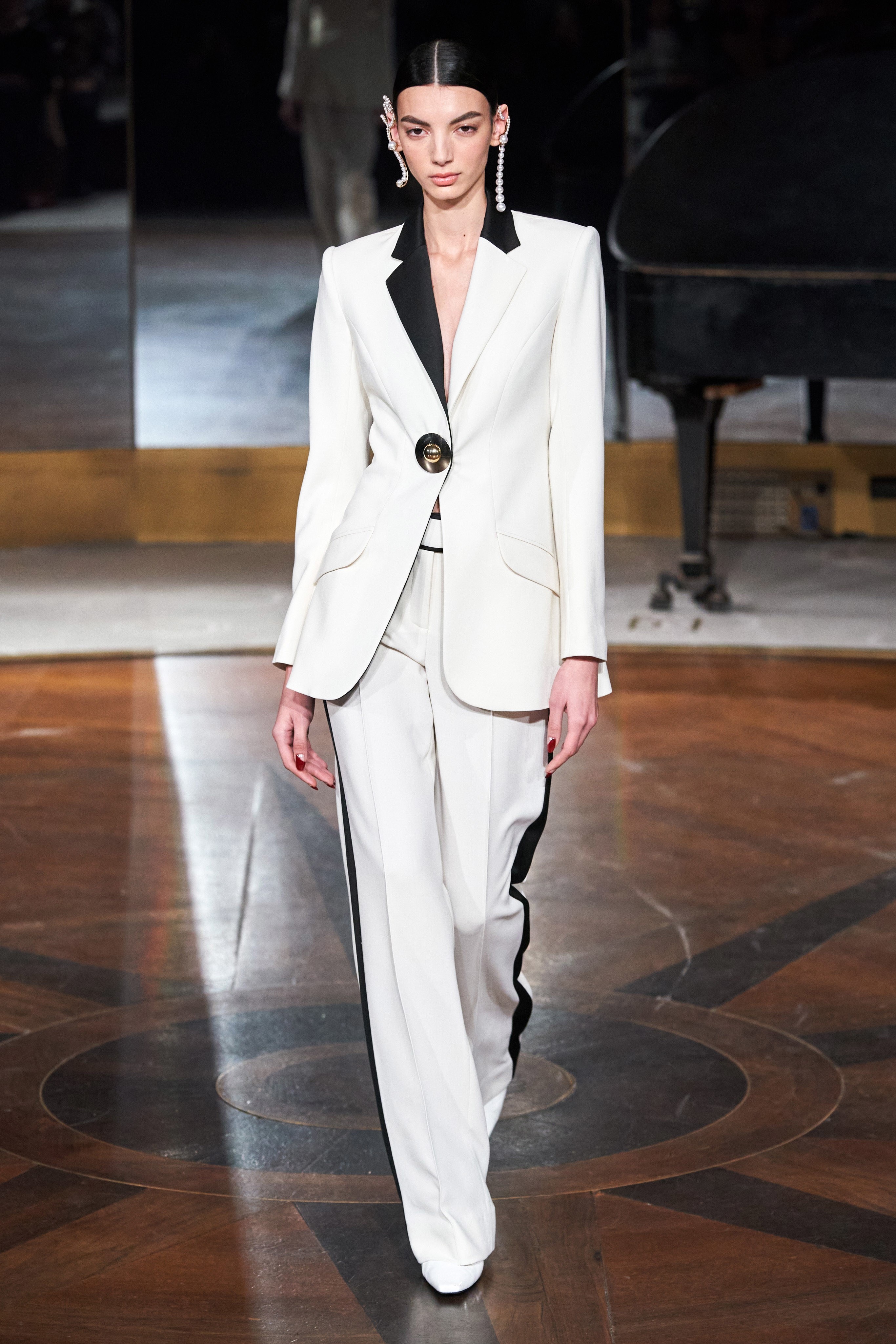 Nhung thiet ke an tuong tai Fashion Week anh 5