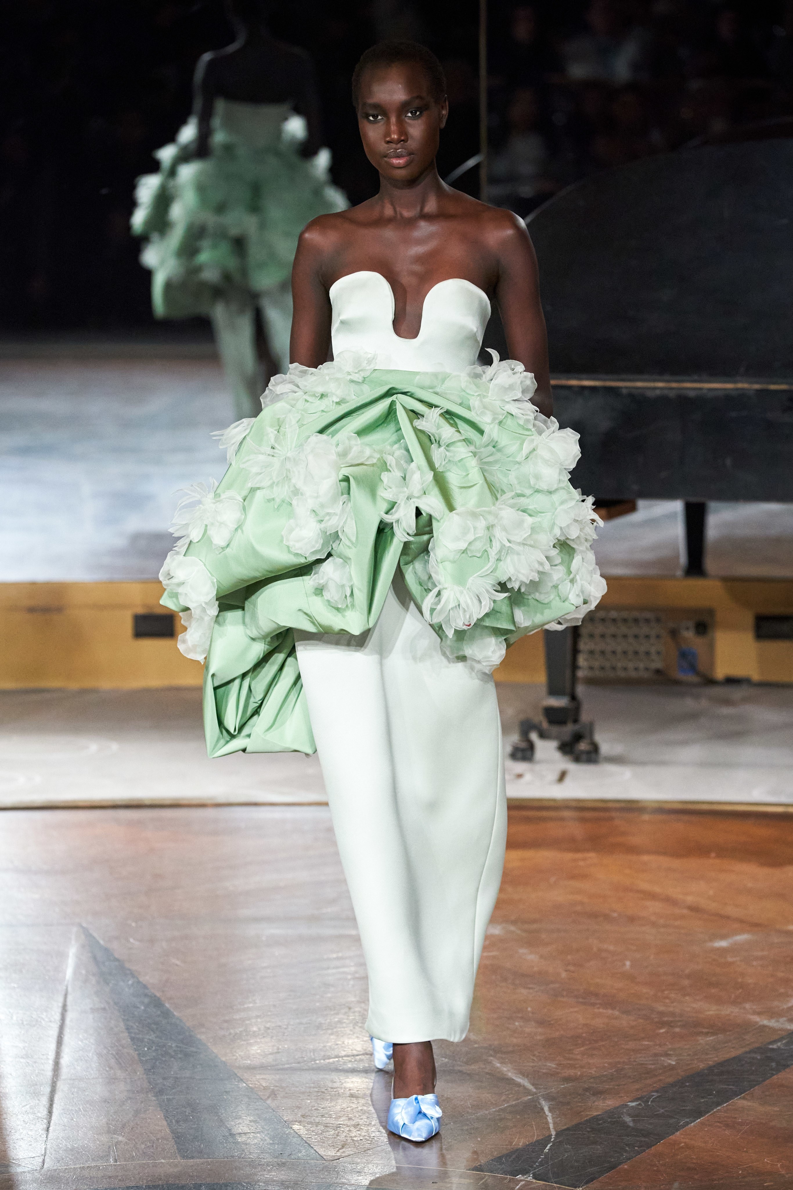 Nhung thiet ke an tuong tai Fashion Week anh 7