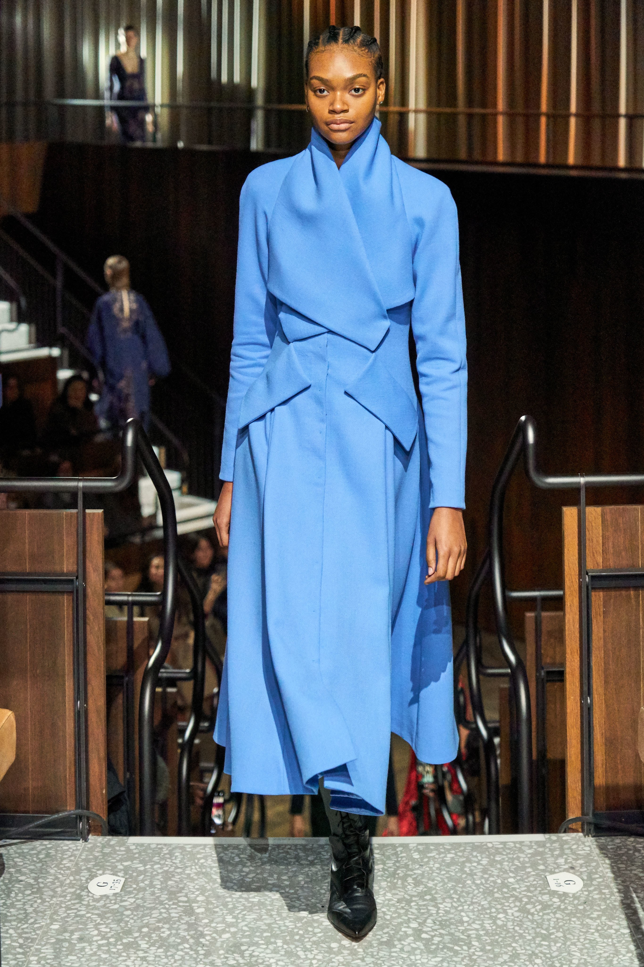 Mẫu Việt xuất hiện trên sàn quốc tế ảnh 6 Mau Viet xuat hien tren san quoc te anh 6