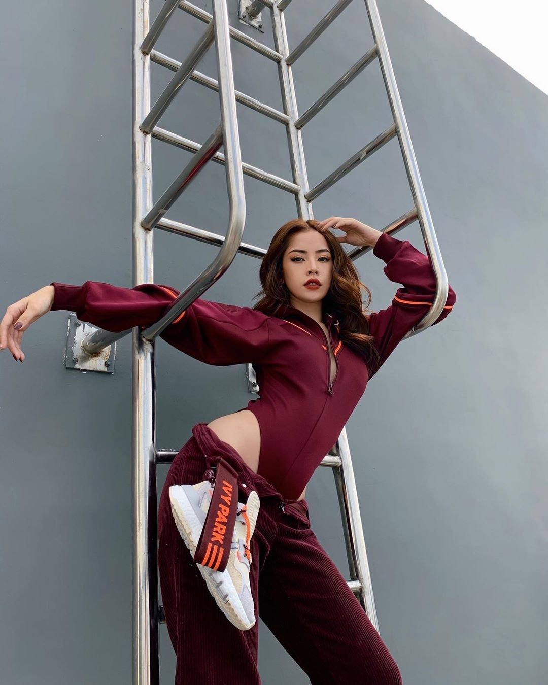 Chi Pu đụng hàng trang phục Jennie ảnh 3 Chi Pu dung hang trang phuc Jennie anh 3