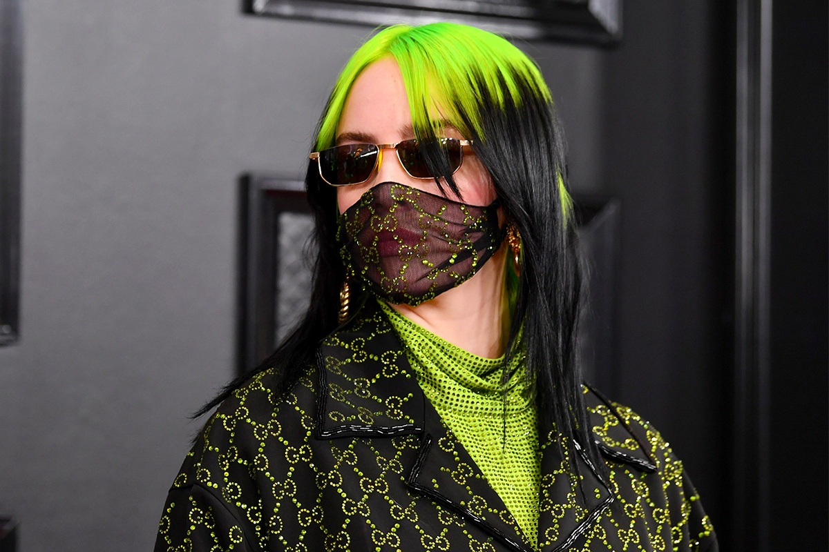 Gucci, Fendi ban khau trang doc la, gia vai trieu dong van chay hang hinh anh