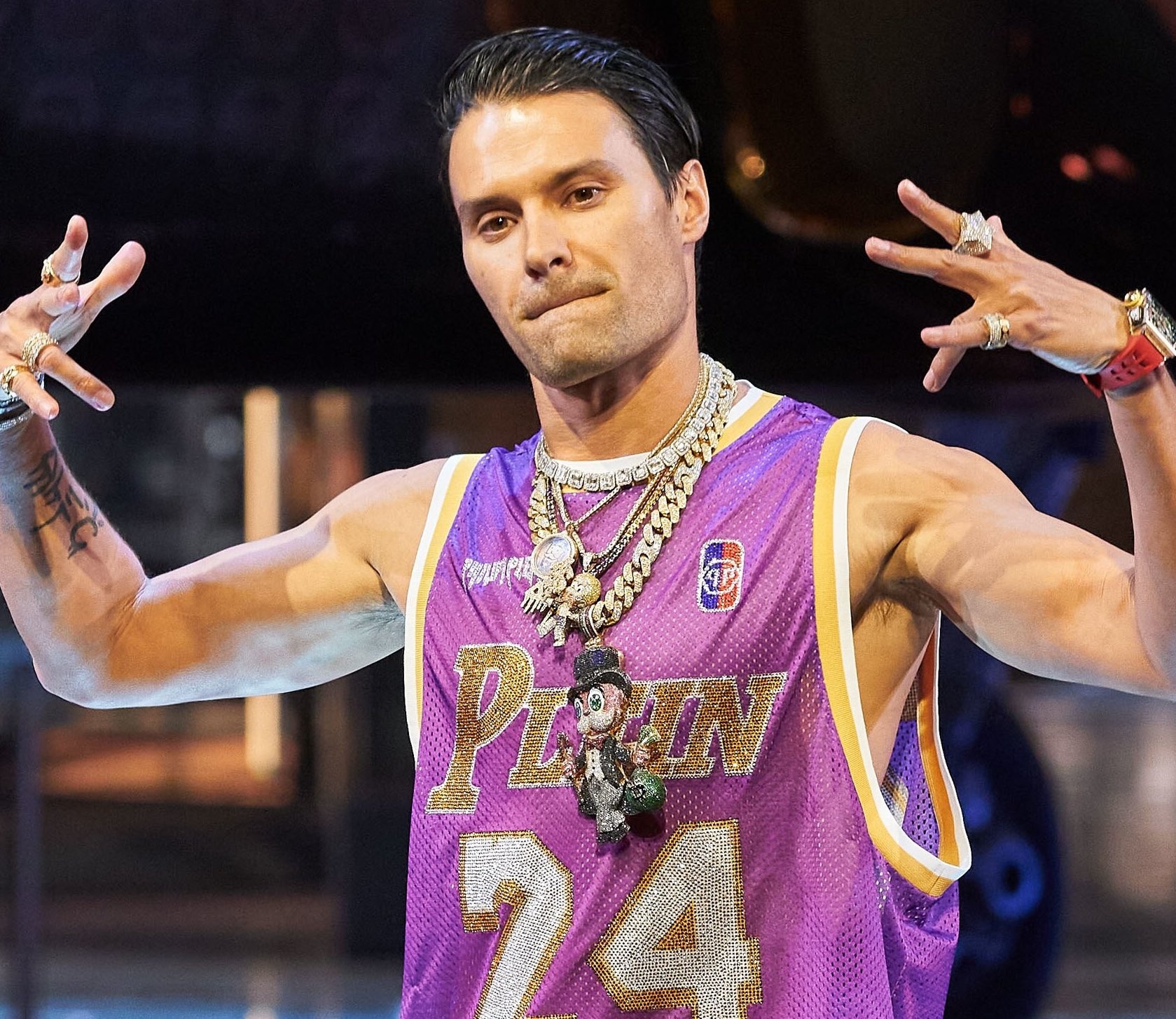 Philipp Plein loi dung Kobe Bryant de ban do anh 2