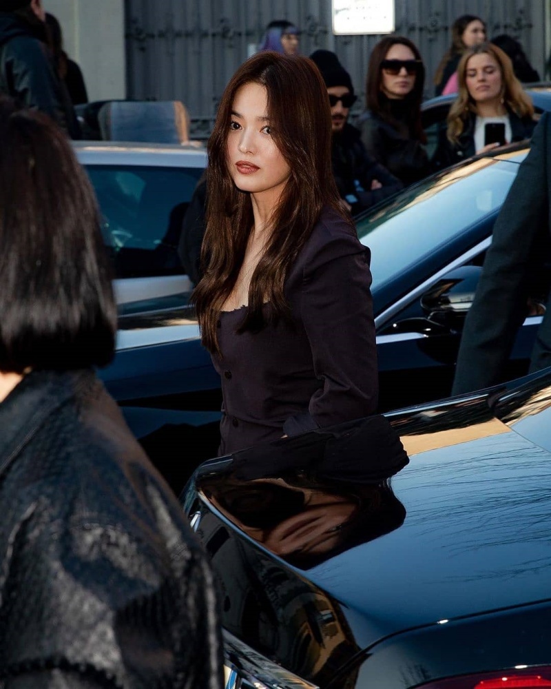 Song Hye Kyo bị chê mặc đồ già nua  ảnh 1 Song Hye Kyo bi che mac do gia nua anh 1