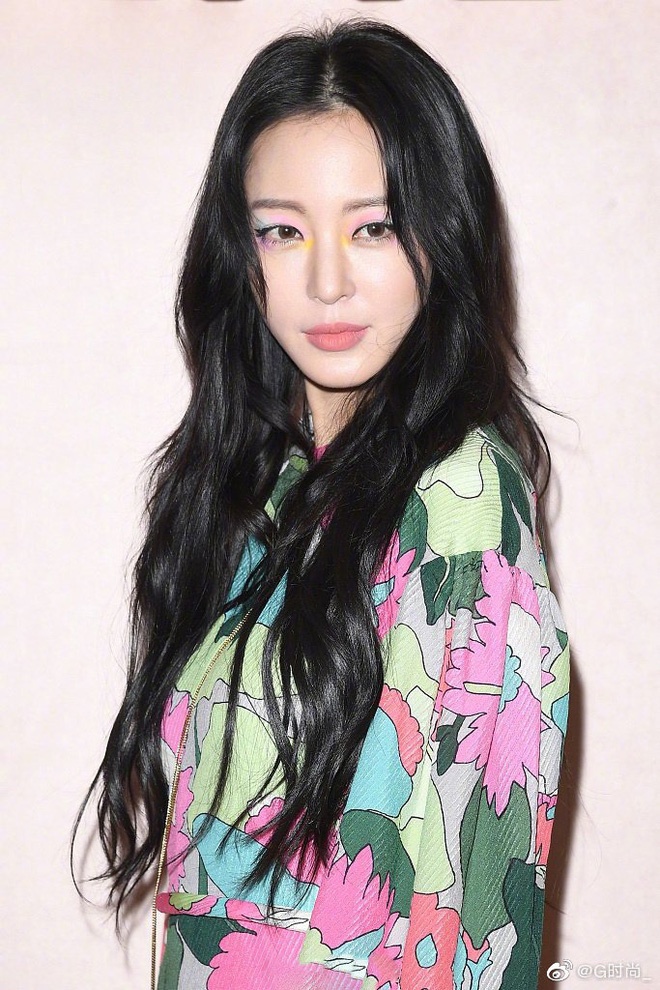 Song Hye Kyo bị chê mặc đồ già nua  ảnh 9 Song Hye Kyo bi che mac do gia nua anh 9