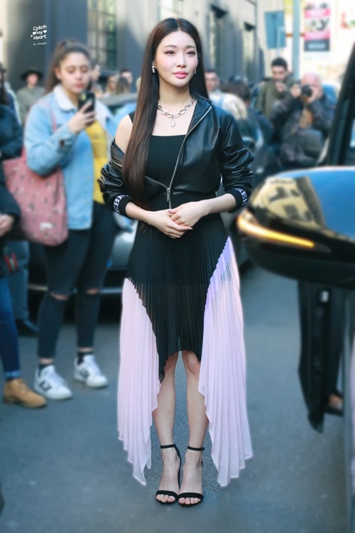 Song Hye Kyo bị chê mặc đồ già nua  ảnh 11 Song Hye Kyo bi che mac do gia nua anh 11