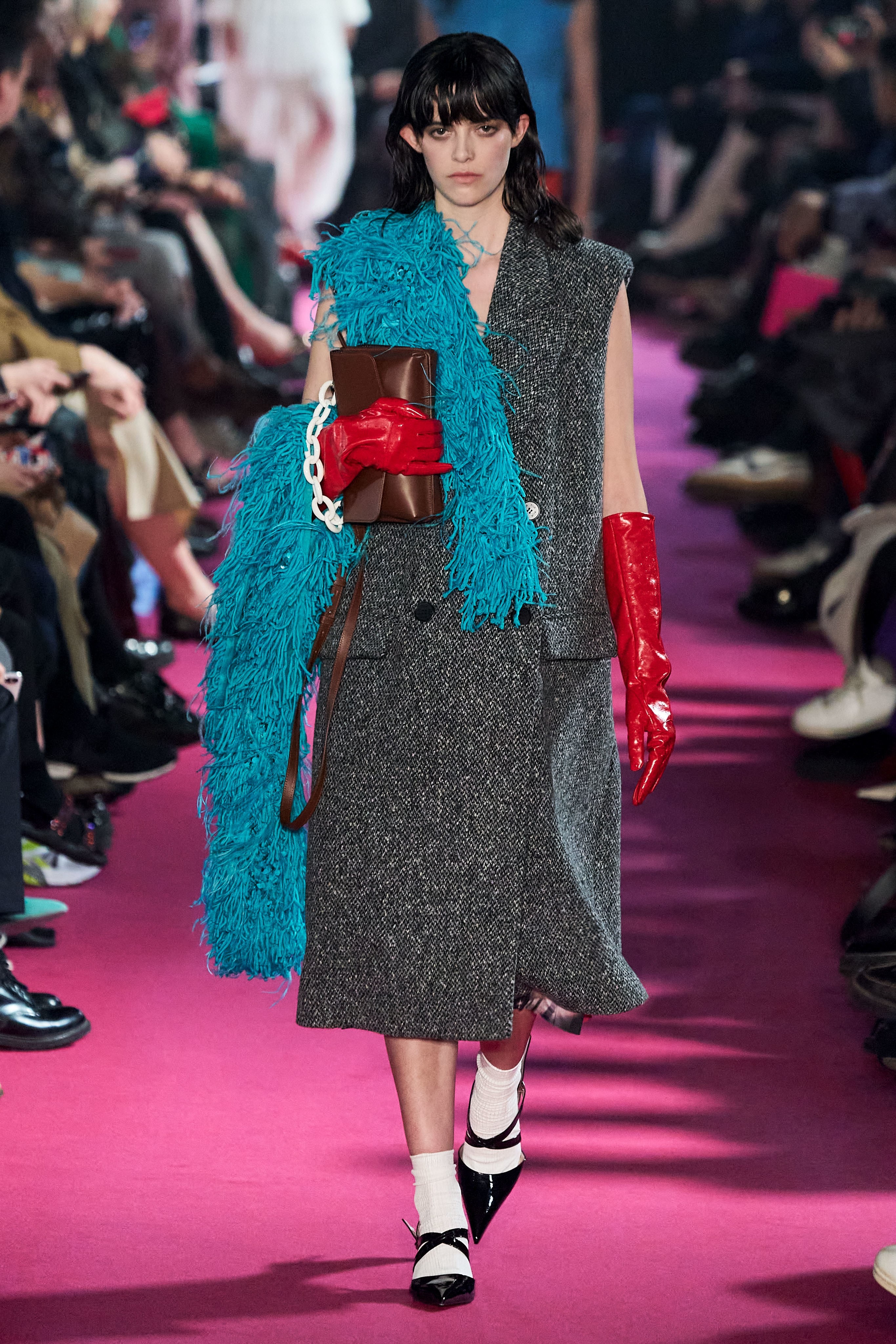 Nha mot Italy chuong do mau sac anh 18