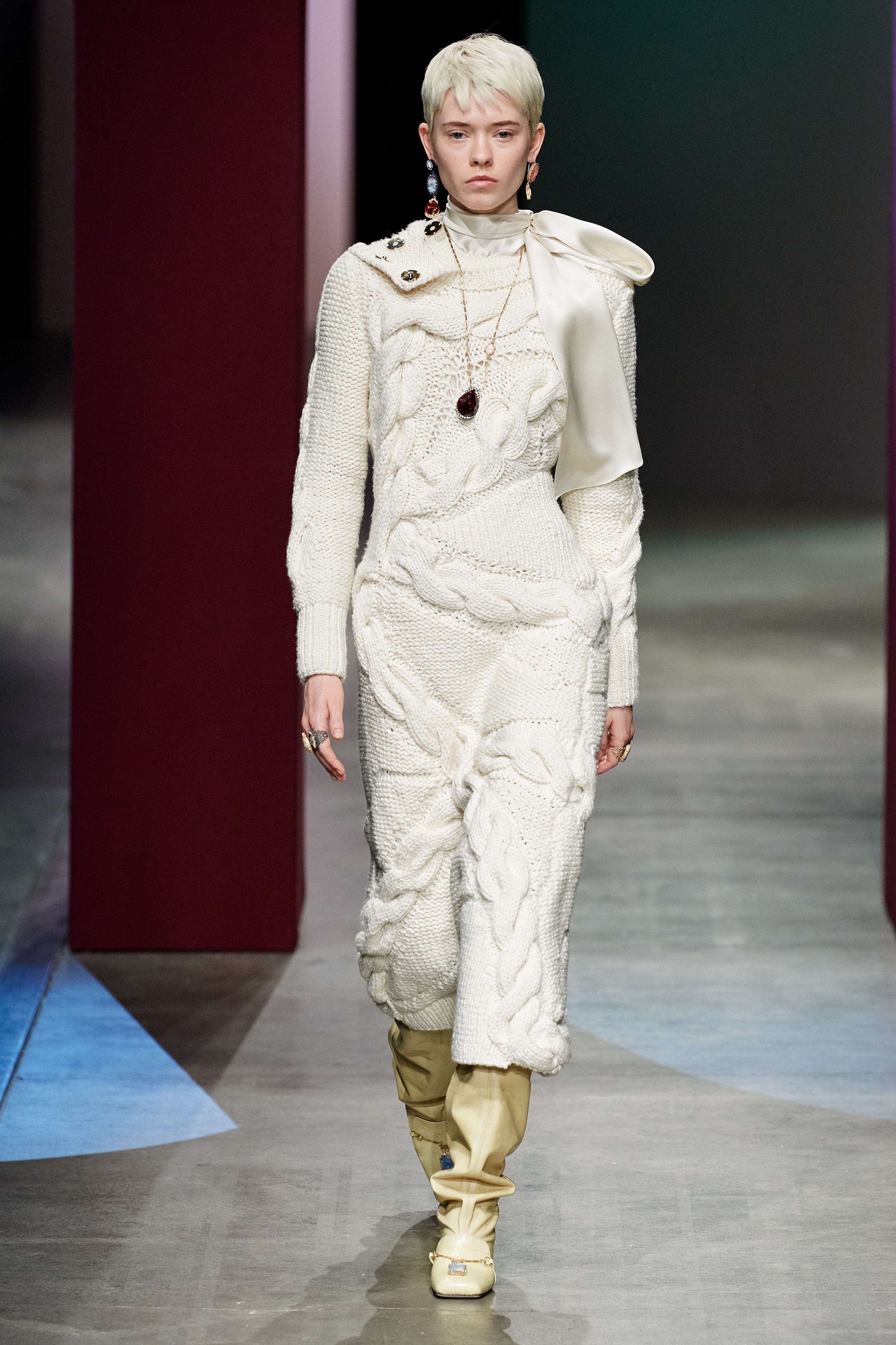 Nha mot Italy chuong do mau sac anh 15