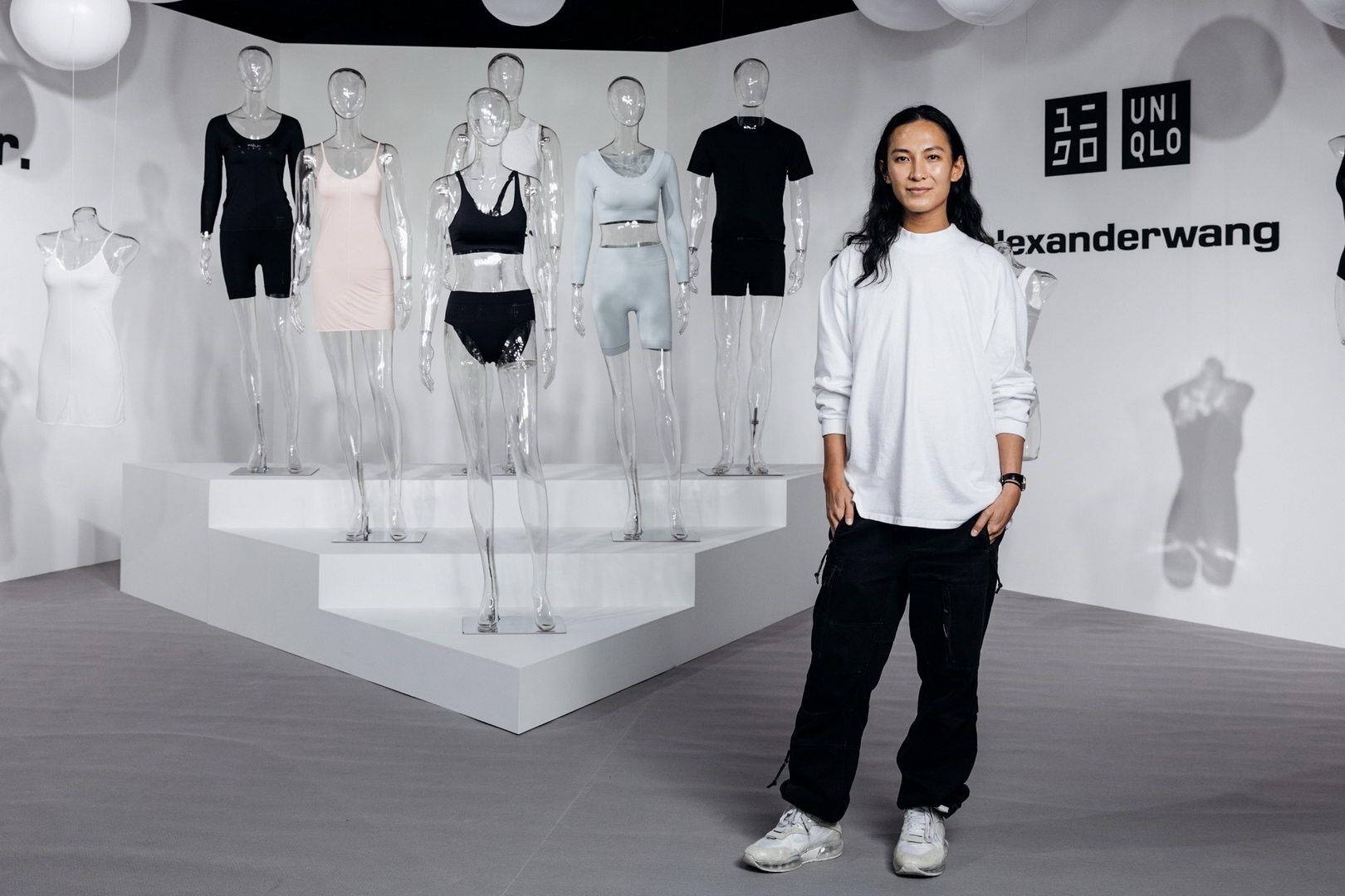 Uniqlo kết hợp cùng KAWS  ảnh 5 Uniqlo ket hop cung KAWS anh 5