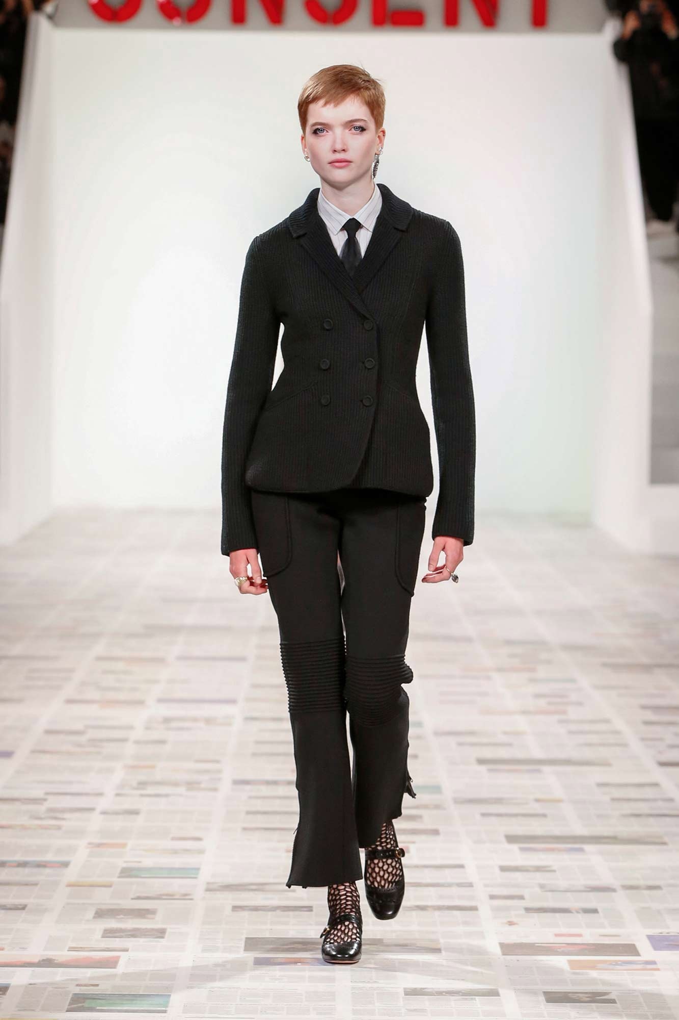 Nguoi mau lech chuan trong lang mot anh 2