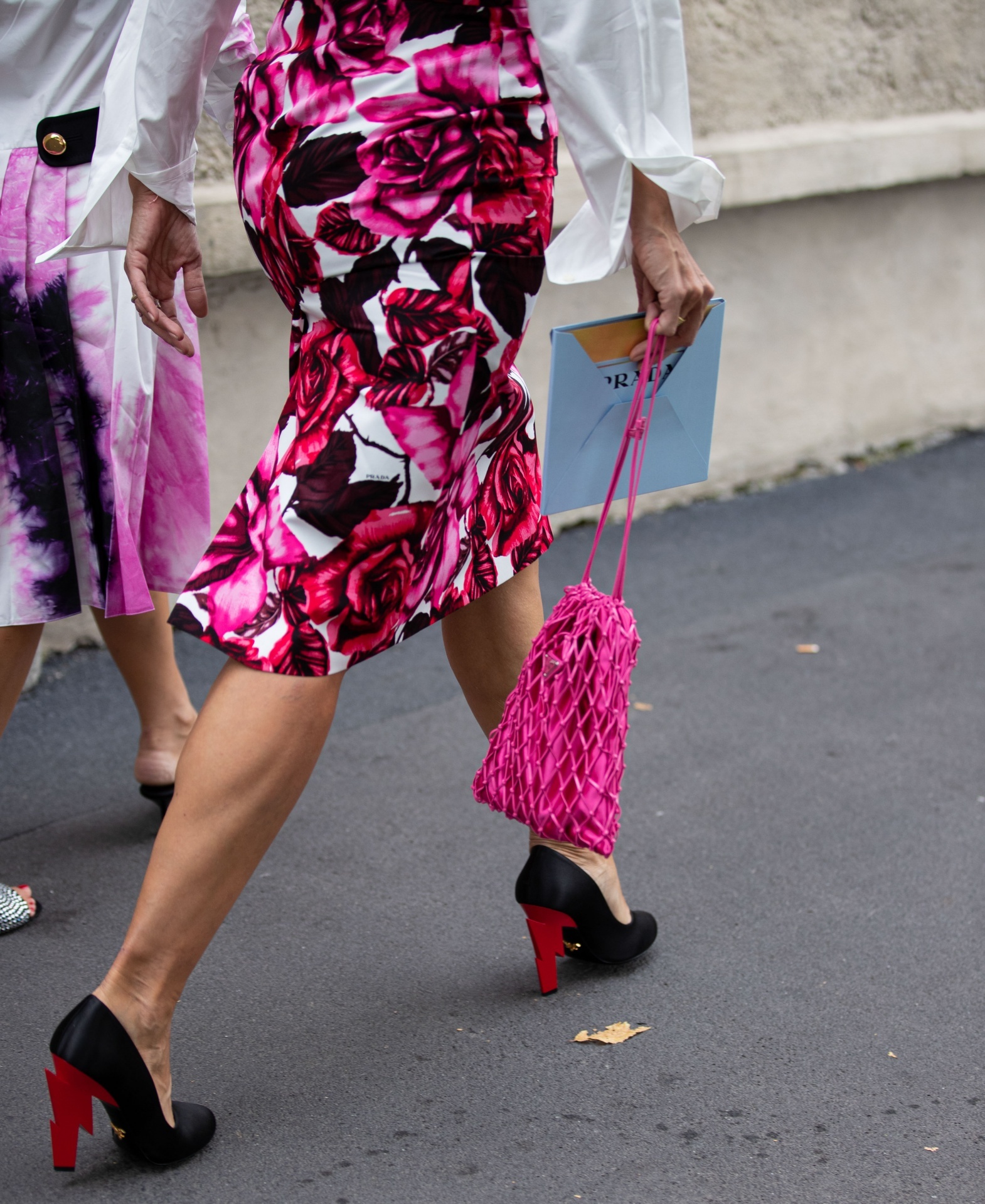 Sao Viet chuong trang phuc tong hong ngot ngao anh 10