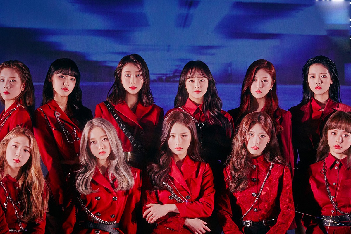 LOONA doi sang style ca tinh khi quay MV 'So What' hinh anh