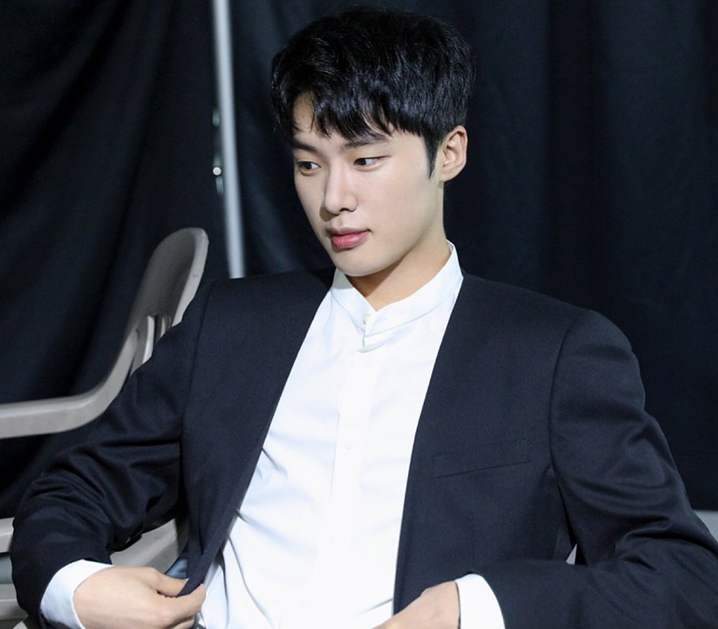 Dan dien vien Itaewon Class an mac nam tinh anh 14