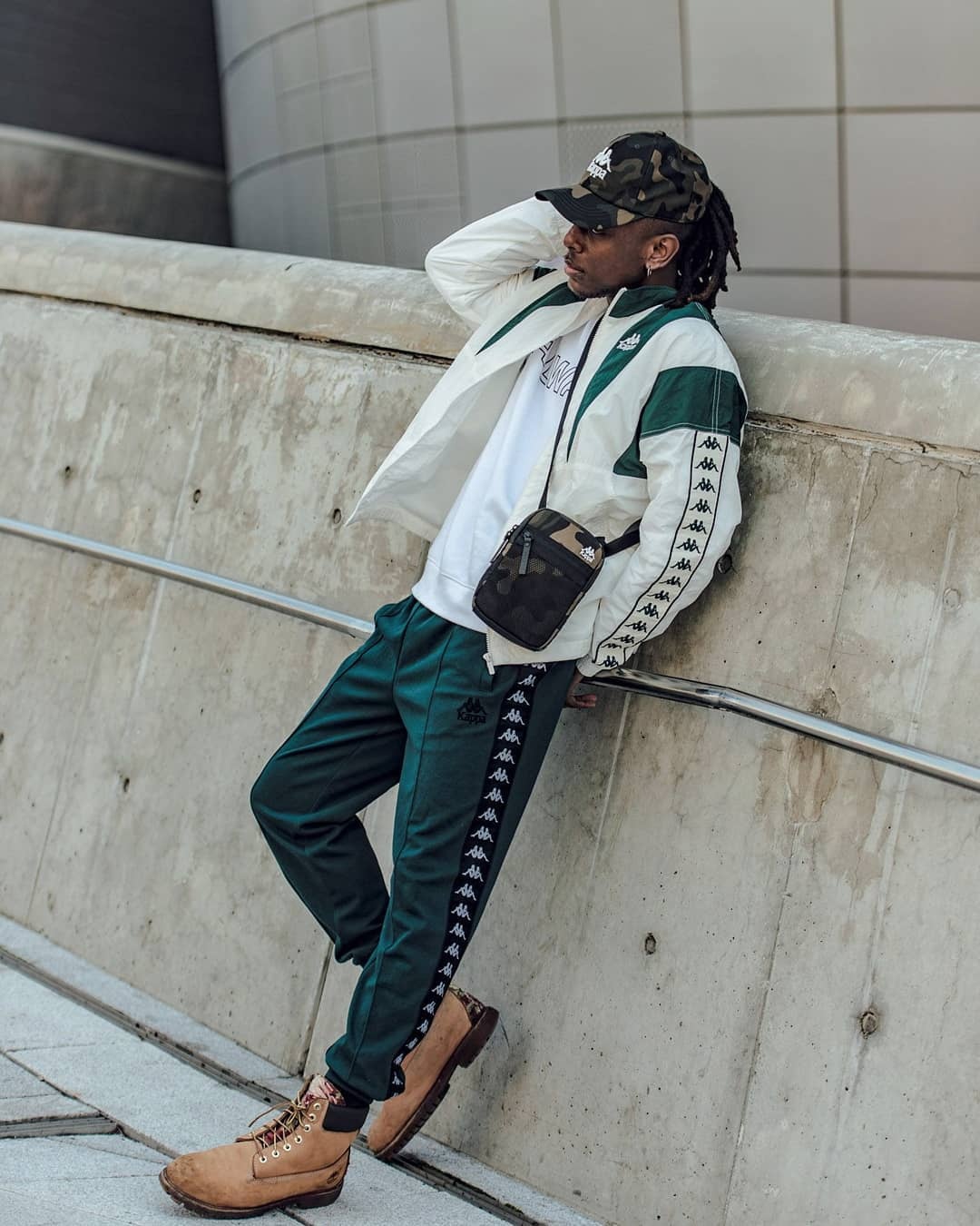 Chris Lyon chuong phong cach streetwear anh 7