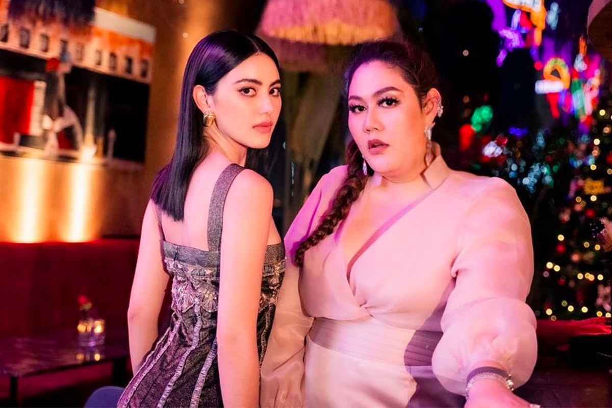 Nu quan ly toan mac hang hieu, nhieu lan sanh dieu hon Mai Davika hinh anh