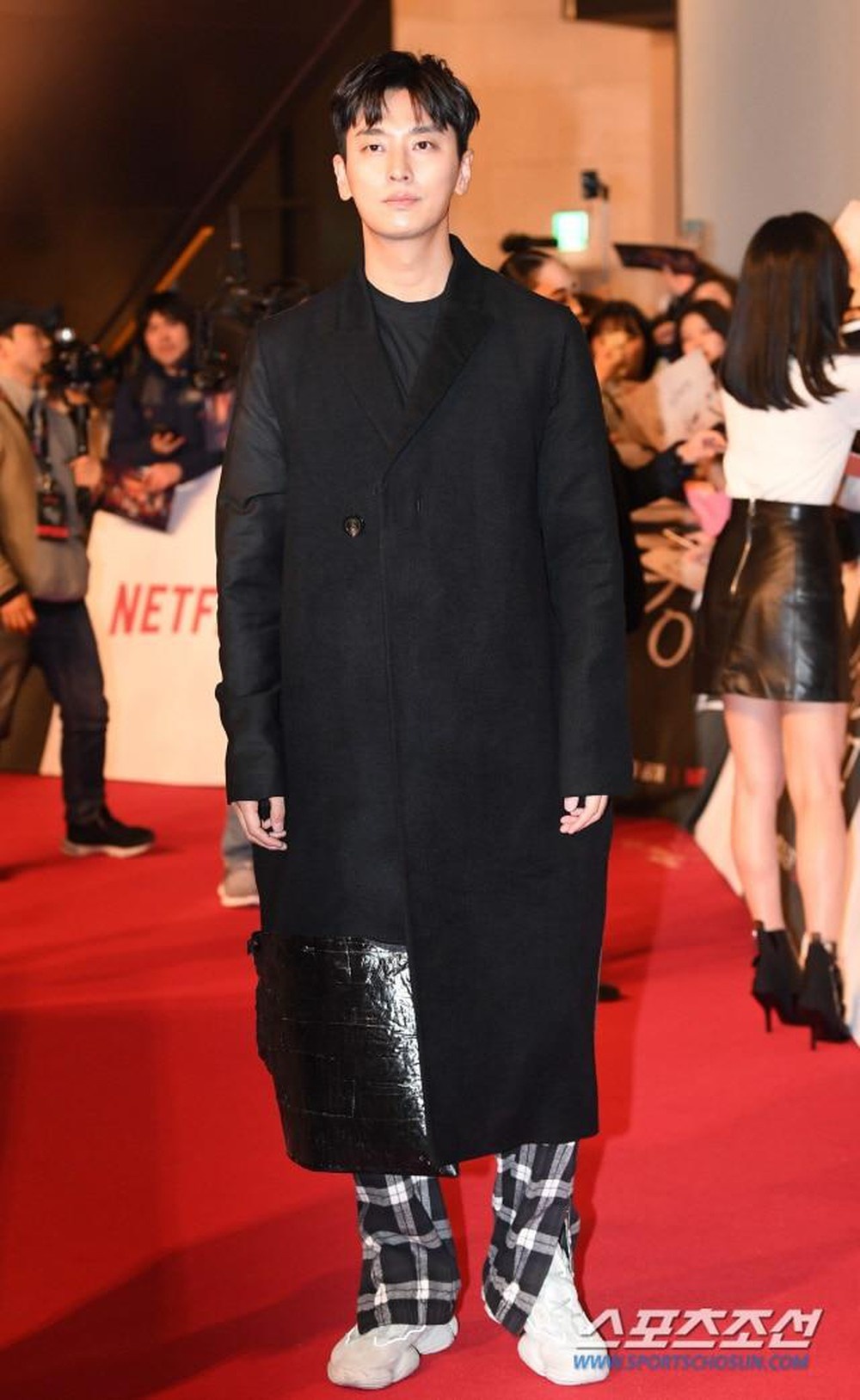 Joo Ji Hoon an mac sanh dieu anh 7