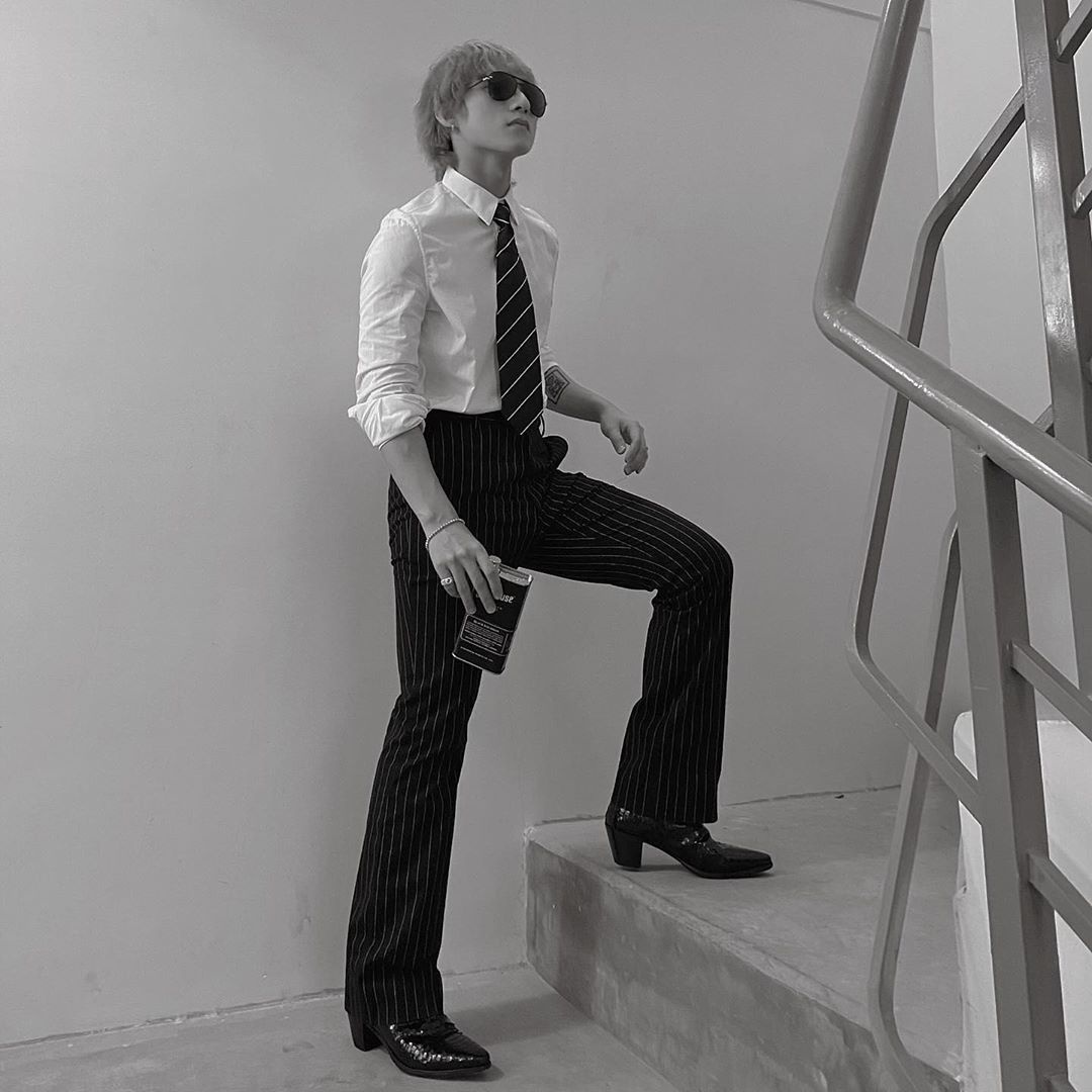 Sao Viet chuong trang phuc don sac anh 1