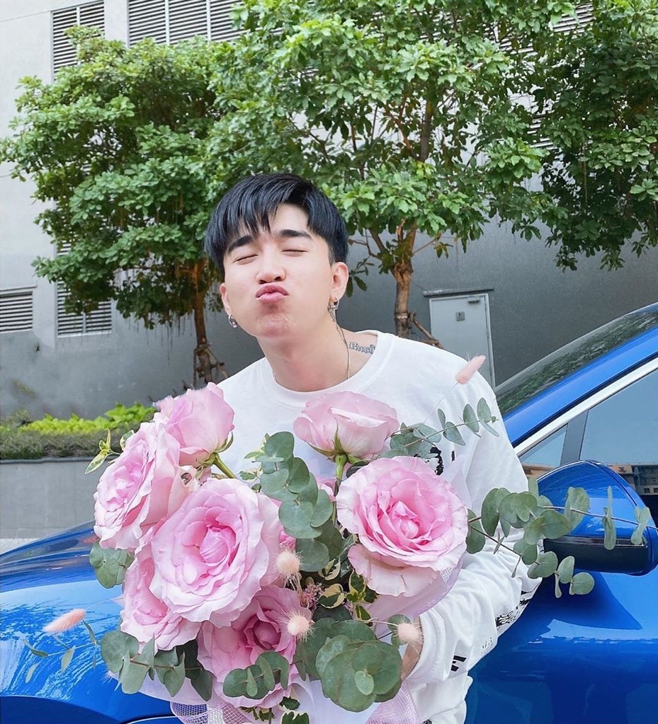 Sao Viet chuong trang phuc don sac anh 5