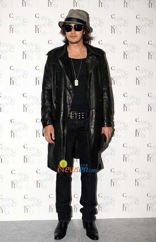 So Ji Sub mac do gia dan anh 8