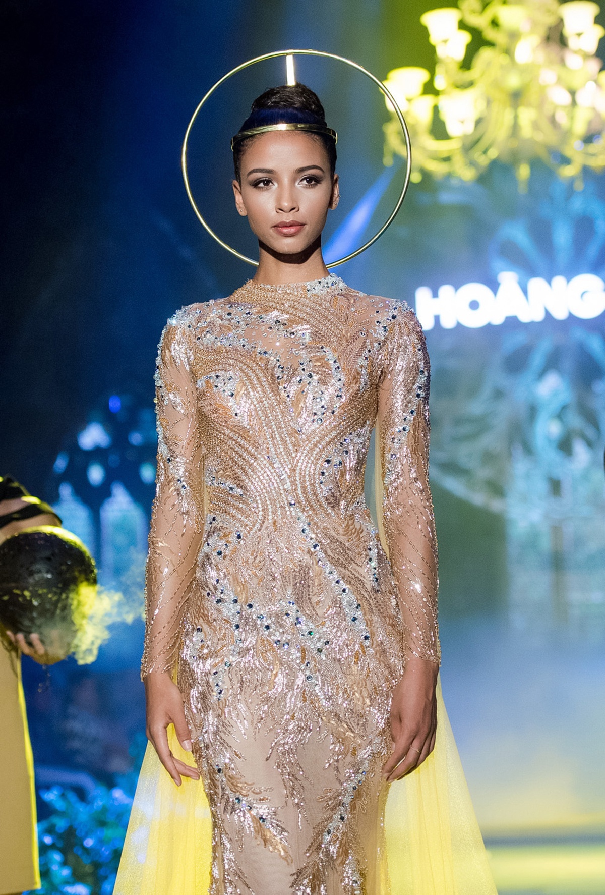 Đấu giá váy Mai Phương ảnh 5 Dau gia vay Mai Phuong anh 5