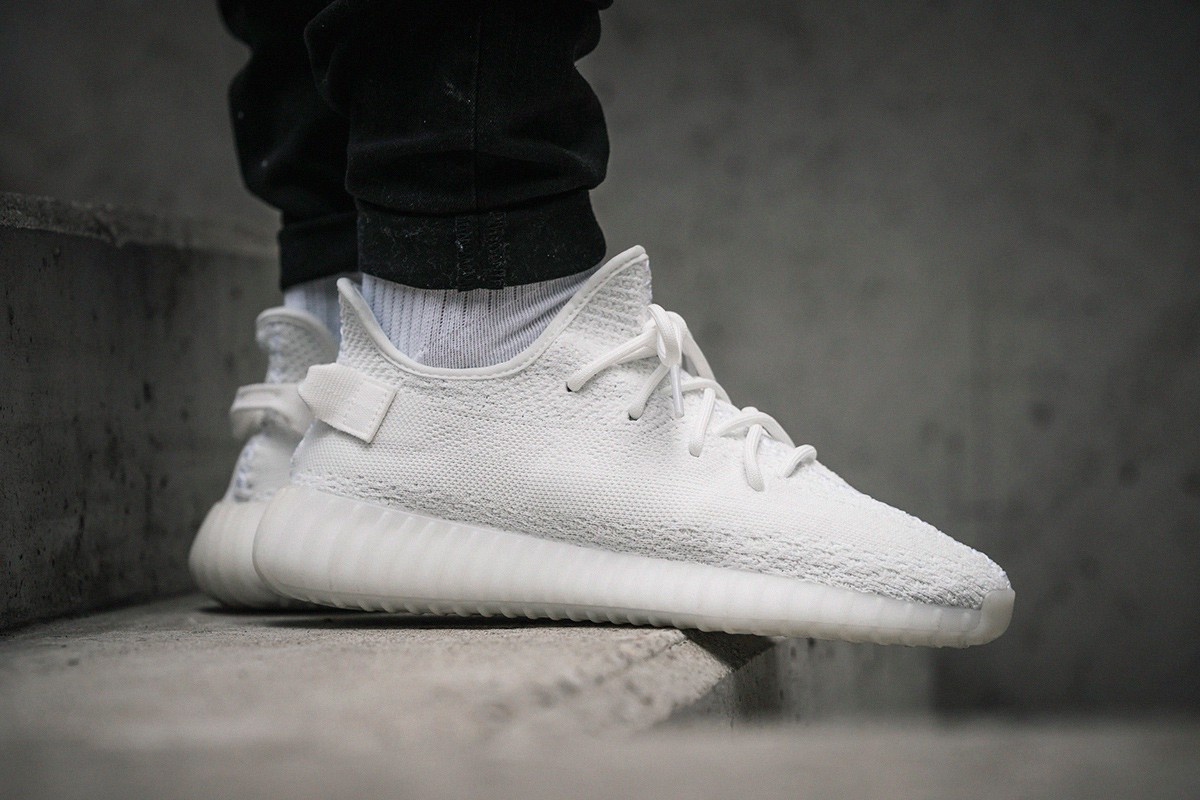 Bi quyet that day giay Yeezy, Jordan don gian ma sanh dieu hinh anh