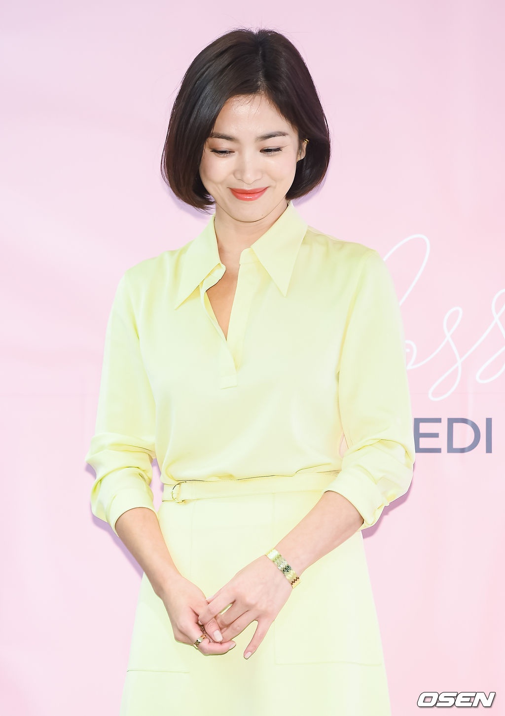 Song Hye Kyo thay doi gu an mac tre trung anh 9