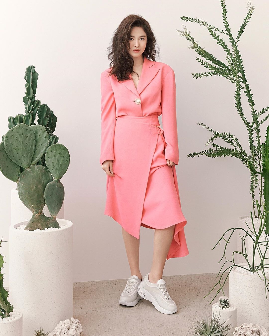 Song Hye Kyo thay doi gu an mac tre trung anh 5