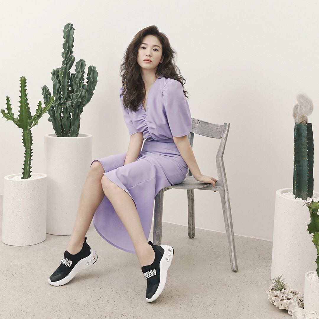 Song Hye Kyo thay doi gu an mac tre trung anh 4