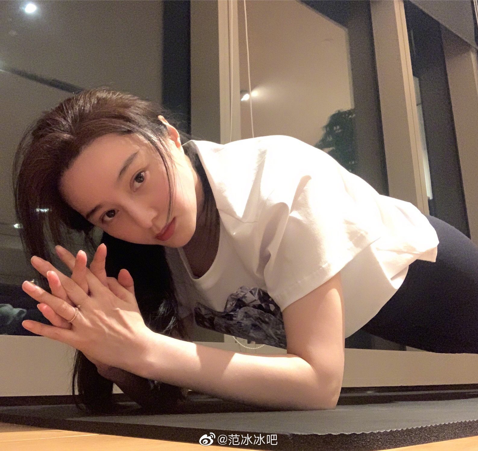 Sao Viet chuong tap plank dot mo thua anh 8