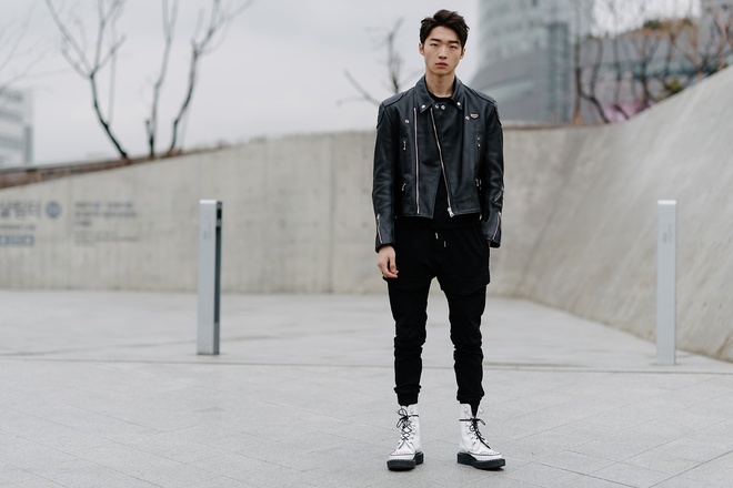 Meo mac do cho chang trai nho nhan anh 6