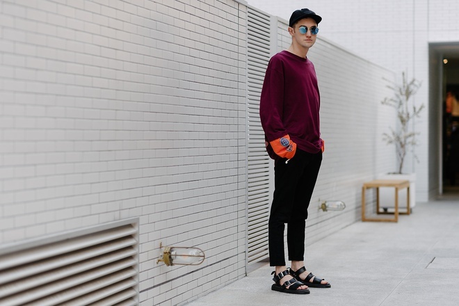 Meo mac do cho chang trai nho nhan anh 7