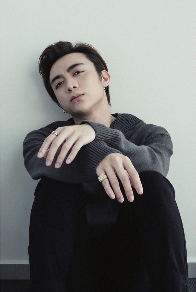 Soobin Hoang Son chuong trang phuc don sac anh 1