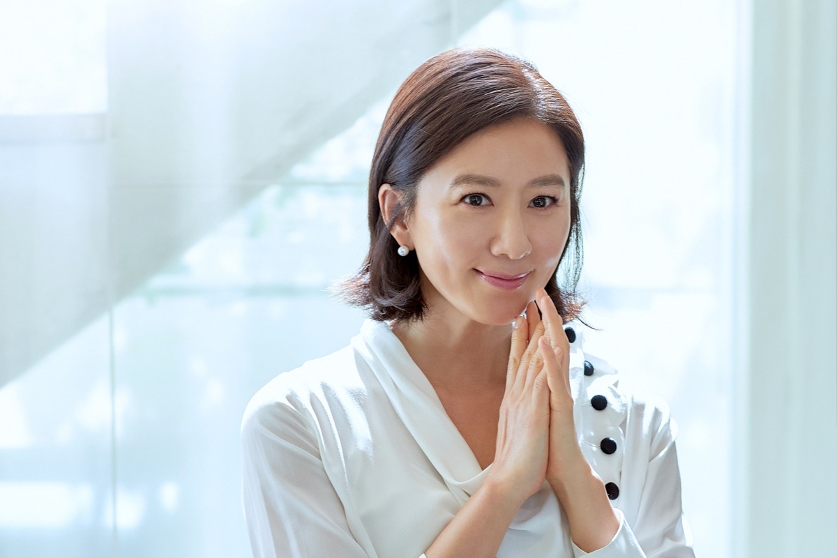 Nguoi vo bi phan boi deo dong ho 165.000 USD trong 'The gioi hon nhan' hinh anh