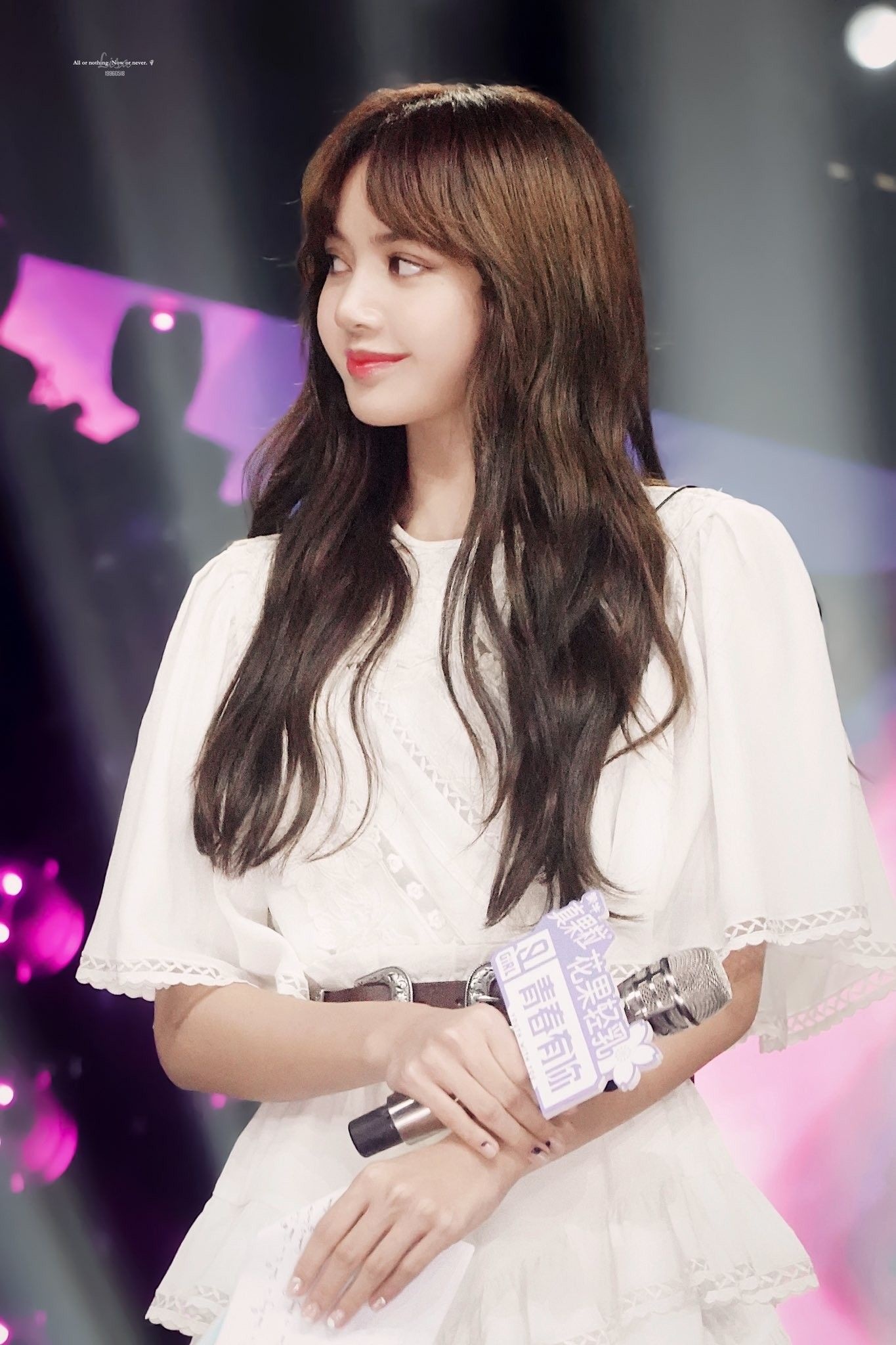 Lisa bien hoa phong cach da dang anh 4