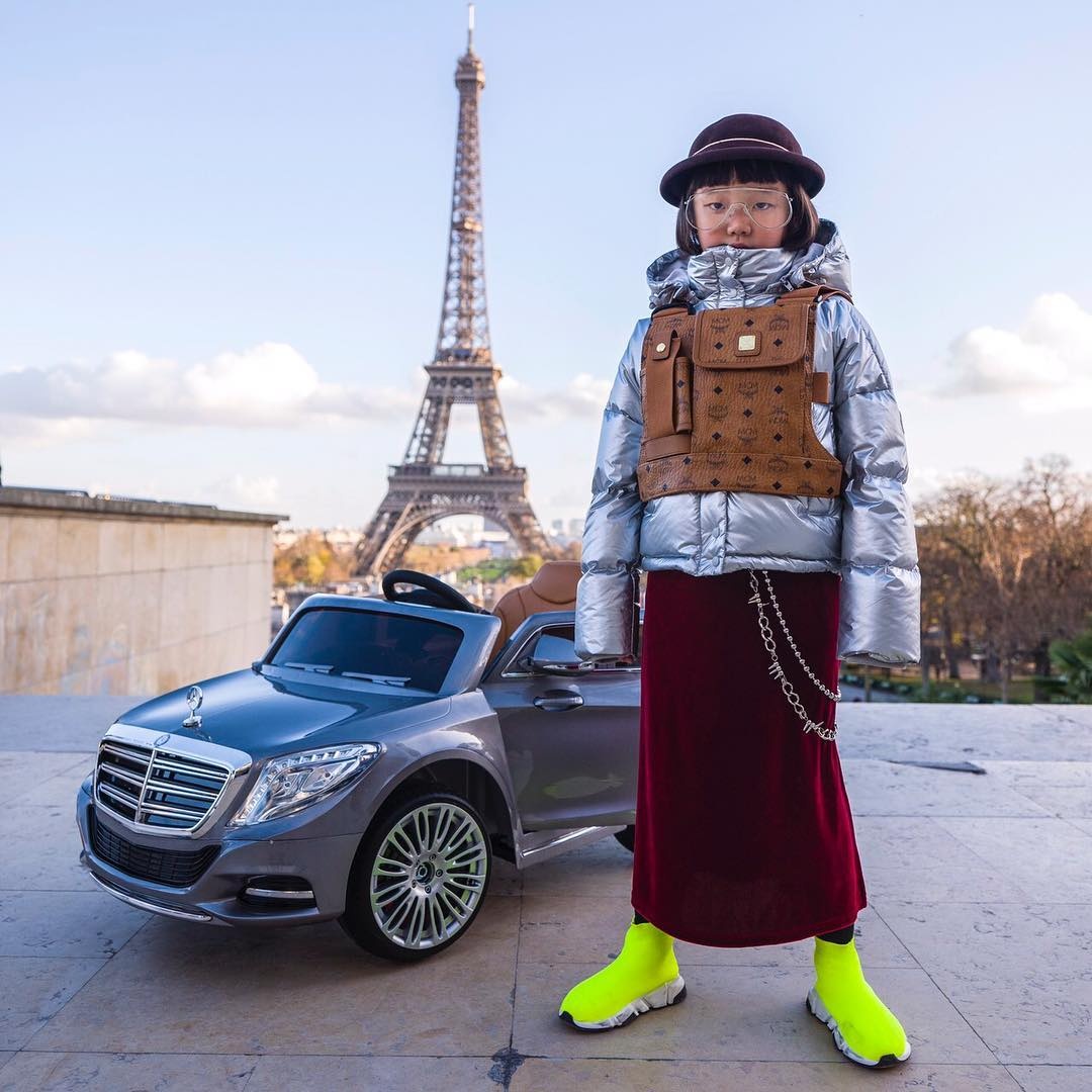 Be gai 9 tuoi mac do hang hieu anh 7