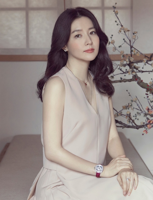 Mỹ nhân Lee Young Ae ăn mặc thanh lịch  ảnh 1 My nhan Lee Young Ae an mac thanh lich anh 1