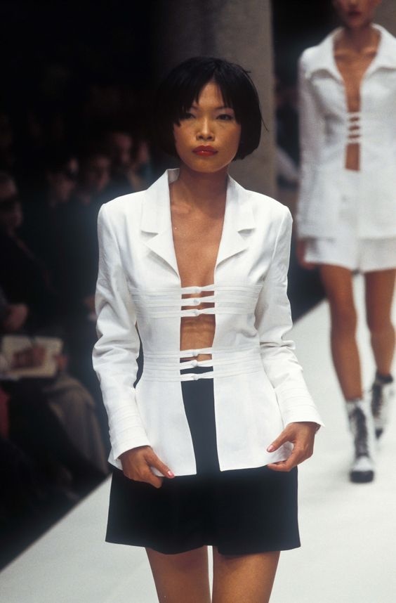 Mau Viet dien show Chanel anh 4