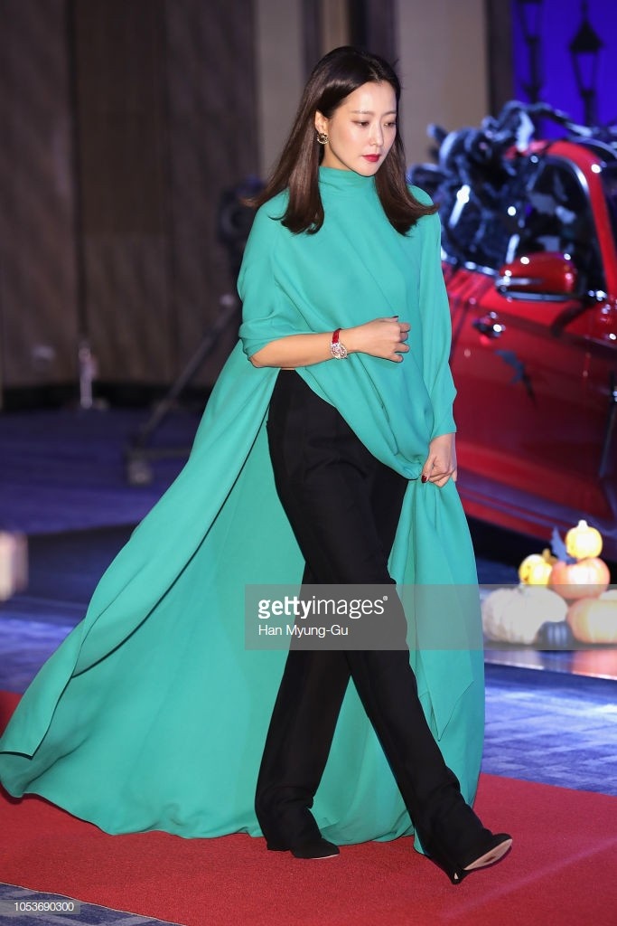 Mỹ nhân Lee Young Ae ăn mặc thanh lịch  ảnh 10 My nhan Lee Young Ae an mac thanh lich anh 10