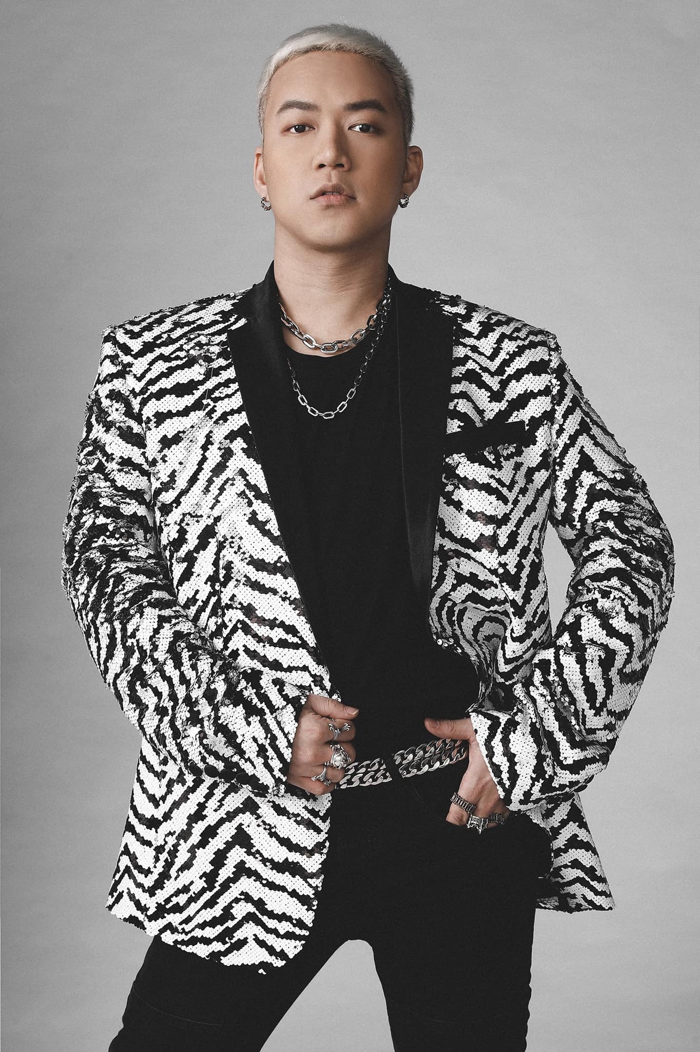 Chung Thanh Phong lo von mua dich anh 1