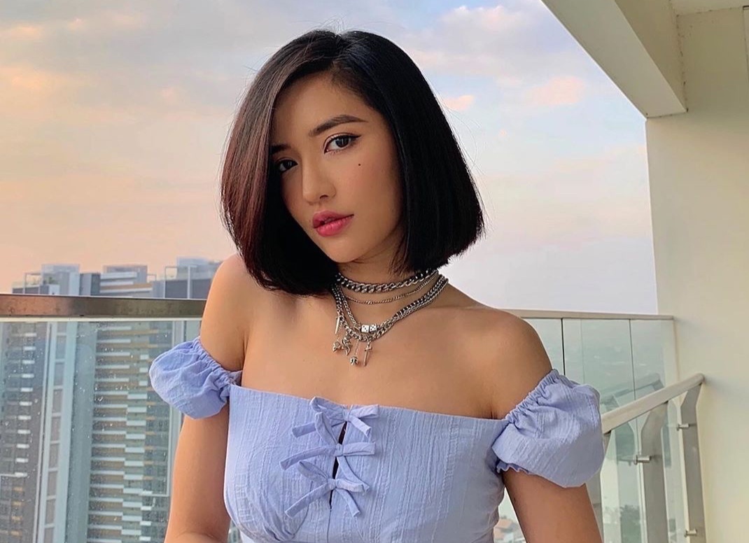 Bich Phuong gio dien vay ao goi cam the nao? hinh anh