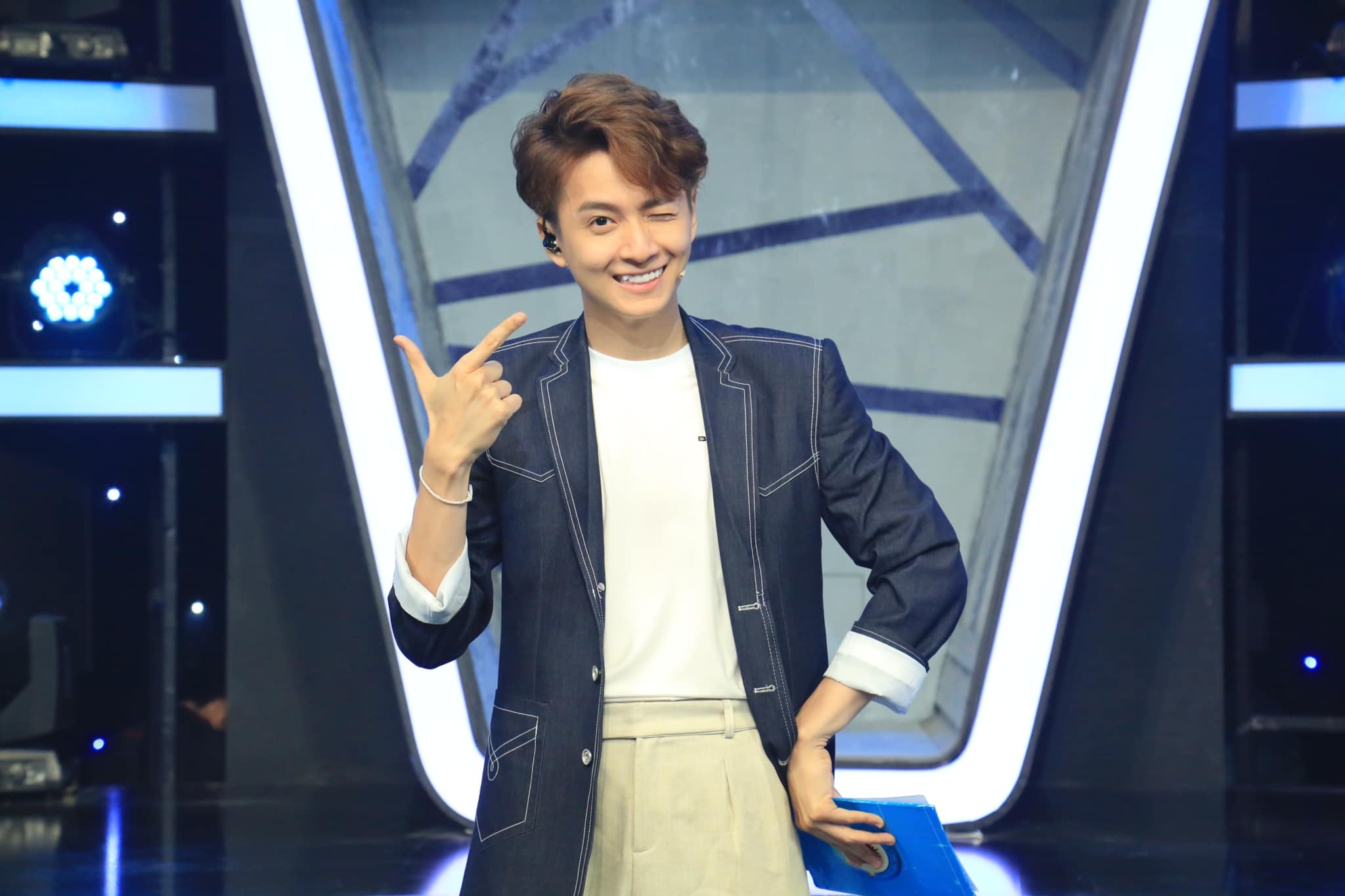 Isaac mac do giong Jack anh 5