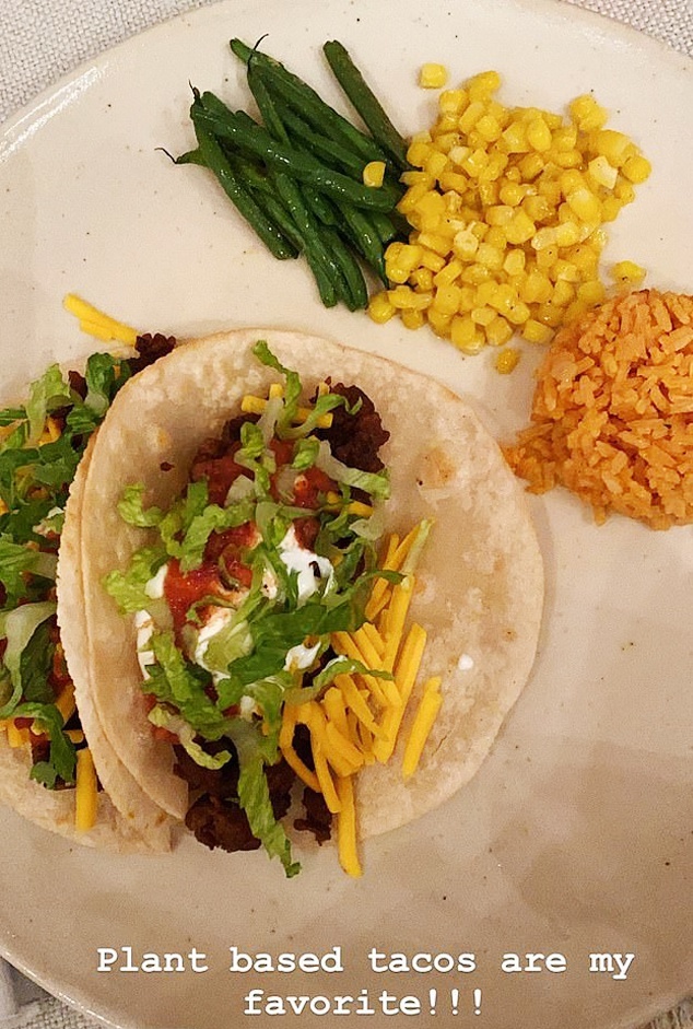 Kim Kardashian tập luyện giữ dáng ảnh 4 Kim Kardashian tap luyen giu dang anh 4