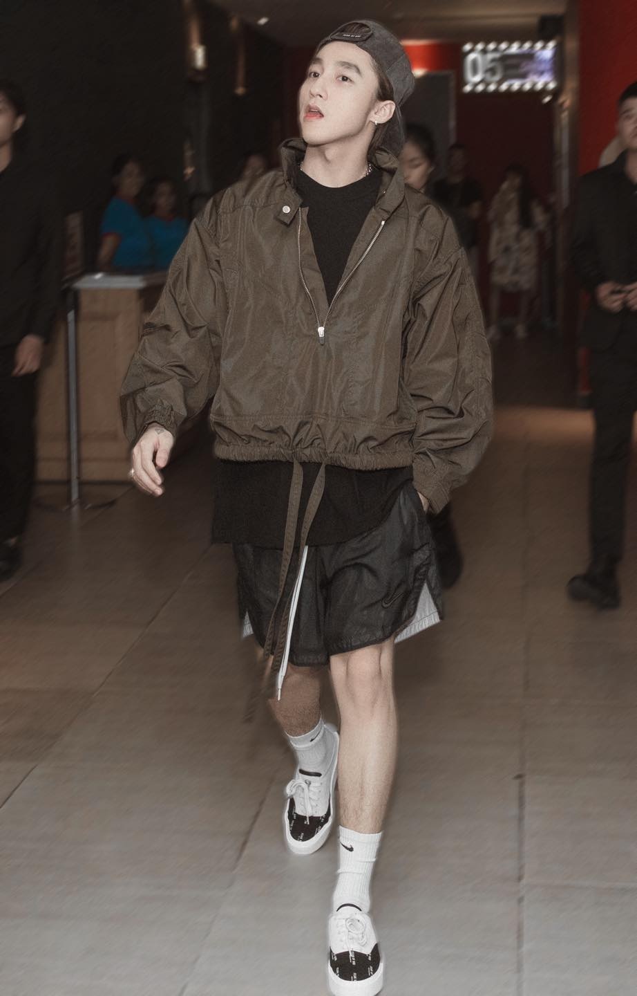 Son Tung dien do hang hieu anh 3