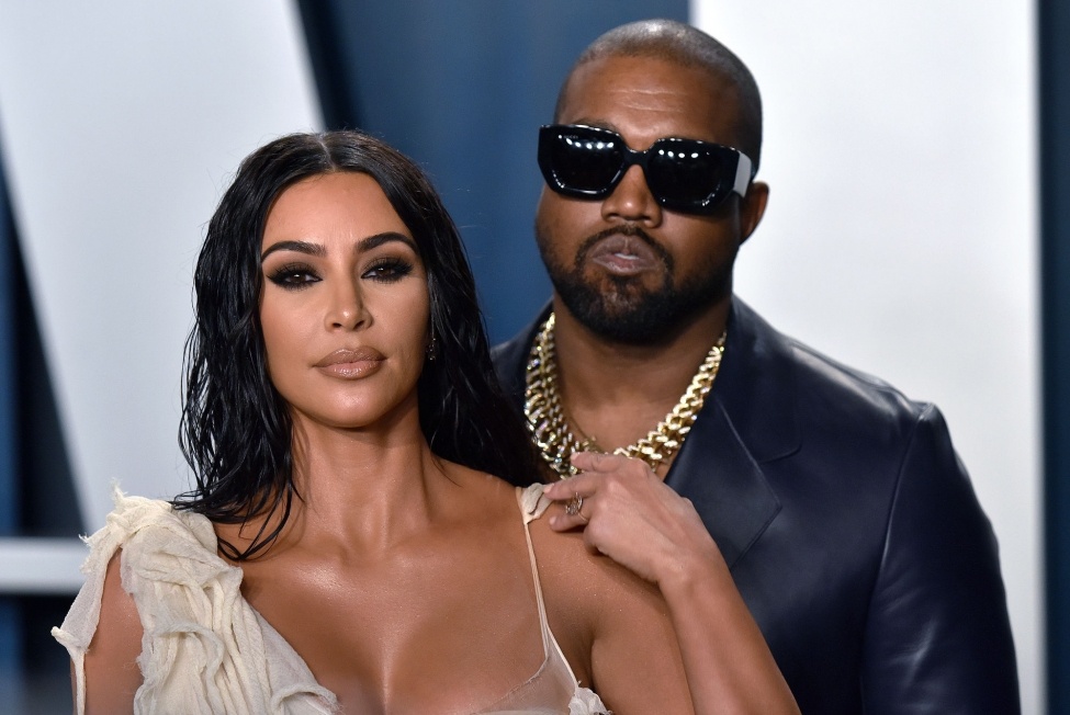 Kanye West cong bo hop tac cung hang Gap trong 10 nam hinh anh